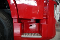 东风商用车 天龙旗舰KX 王者版 12.9L柴油 580马力 8X4 东风12档 AMT自动档 9.4米仓栅式载货车