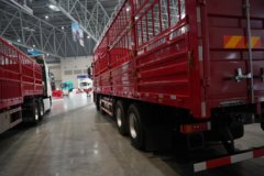 东风商用车 天龙旗舰KX 王者版 12.9L柴油 580马力 8X4 东风12档 AMT自动档 9.4米仓栅式载货车