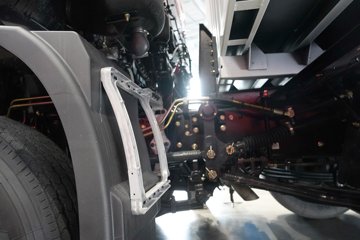 �������ó� ����KL ������2.0 7.5L���� 385���� 6X2 ��ʿ��9�� 9.6����ʽ�ػ���ͼƬ