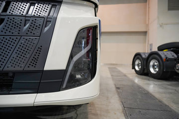 ��������KL 12.9L LNG 540���� 6X4 ����14�� ǣ����ͼƬ