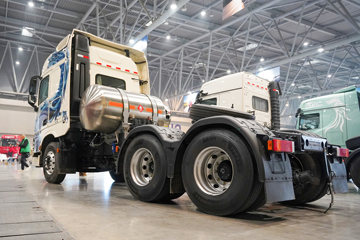 ��������KL 12.9L LNG 540���� 6X4 ����14�� ǣ����ͼƬ