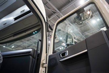 ��������KL 12.9L LNG 540���� 6X4 ����14�� ǣ����ͼƬ