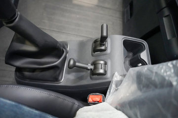 ��������KL 12.9L LNG 540���� 6X4 ����14�� ǣ����ͼƬ