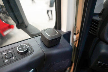 ��������KL 12.9L LNG 540���� 6X4 ����14�� ǣ����ͼƬ