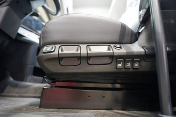 ��������KL 12.9L LNG 540���� 6X4 ����14�� ǣ����ͼƬ