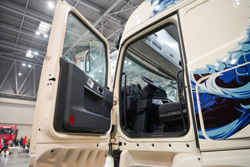 ��������KL 12.9L LNG 540���� 6X4 ����14�� ǣ����ͼƬ