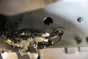 ��������KL 12.9L LNG 540���� 6X4 ����14�� ǣ����ͼƬ