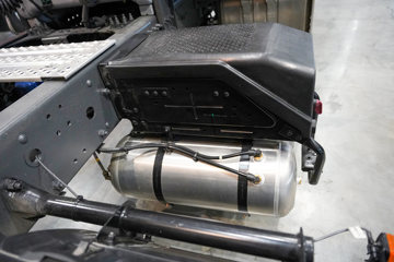 ��������KL 12.9L LNG 540���� 6X4 ����14�� ǣ����ͼƬ