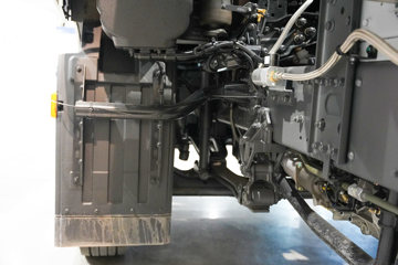 ��������KL 12.9L LNG 540���� 6X4 ����14�� ǣ����ͼƬ