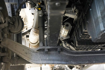 ��������KL 12.9L LNG 540���� 6X4 ����14�� ǣ����ͼƬ