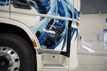 �������ó� ����KL 14.5L LNG 580���� 6X4 ����12�� AMT�Զ��� ǣ����ͼƬ