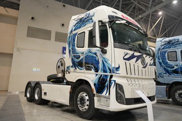 �������ó� ����KL 14.5L LNG 580���� 6X4 ����12�� AMT�Զ��� ǣ����ͼƬ