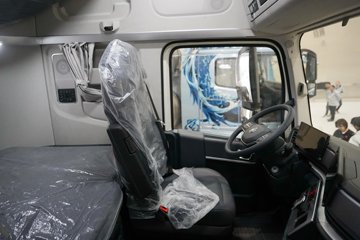 �������ó� ����KL 14.5L LNG 580���� 6X4 ����12�� AMT�Զ��� ǣ����ͼƬ