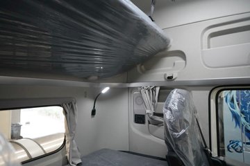 �������ó� ����KL 14.5L LNG 580���� 6X4 ����12�� AMT�Զ��� ǣ����ͼƬ