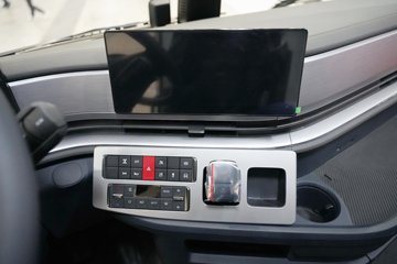 �������ó� ����KL 14.5L LNG 580���� 6X4 ����12�� AMT�Զ��� ǣ����ͼƬ