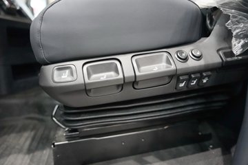 �������ó� ����KL 14.5L LNG 580���� 6X4 ����12�� AMT�Զ��� ǣ����ͼƬ