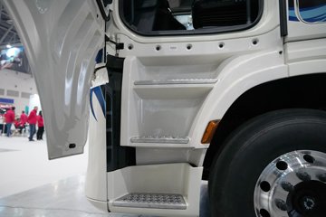 �������ó� ����KL 14.5L LNG 580���� 6X4 ����12�� AMT�Զ��� ǣ����ͼƬ