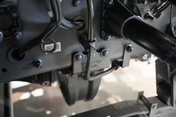 �������ó� ����KL 14.5L LNG 580���� 6X4 ����12�� AMT�Զ��� ǣ����ͼƬ