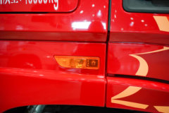 东风天龙旗舰KX 王者版 14.5L LNG 630马力 6X4 伊顿12档 AMT自动档 牵引车