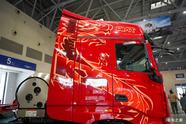 东风天龙旗舰KX 嵘耀版 12.9L LNG 540马力 6X4 东风12档 AMT自动档 牵引车