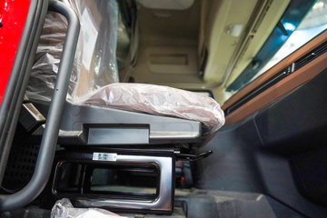 ���������콢KX ���߰� 14.5L LNG 630���� 6X4 ����12�� AMT�Զ��� ǣ����ͼƬ