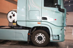 东风天龙旗舰KX 王者版 LNG 700马力 6X4 AMT手自一体 牵引车