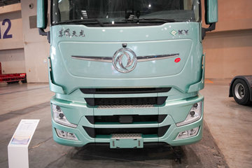 ���������콢KX ���߰� LNG 700���� 6X4 AMT����һ�� ǣ����ͼƬ