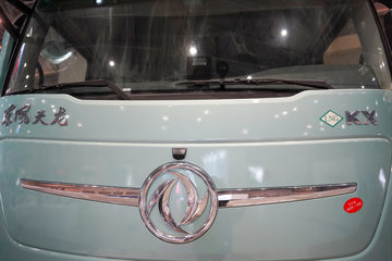 ���������콢KX ���߰� LNG 700���� 6X4 AMT����һ�� ǣ����ͼƬ