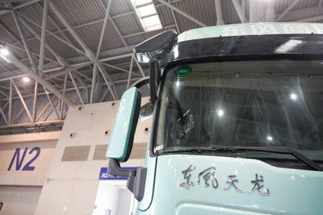 ���������콢KX ���߰� LNG 700���� 6X4 AMT����һ�� ǣ����ͼƬ