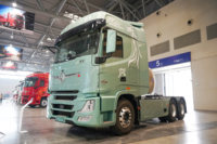 东风商用车 天龙旗舰KX 580马力 6X4 LNG牵引车