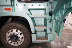 东风天龙旗舰KX 王者版 LNG 700马力 6X4 AMT手自一体 牵引车