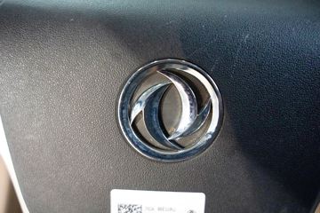 ���������콢KX ���߰� LNG 700���� 6X4 AMT����һ�� ǣ����ͼƬ