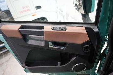 ���������콢KX ���߰� LNG 700���� 6X4 AMT����һ�� ǣ����ͼƬ