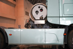 东风天龙旗舰KX 王者版 LNG 700马力 6X4 AMT手自一体 牵引车