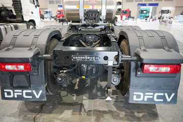 ���������콢KX ���߰� LNG 700���� 6X4 AMT����һ�� ǣ����ͼƬ