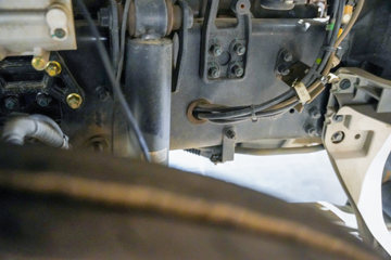 ���������콢KX ���߰� LNG 700���� 6X4 AMT����һ�� ǣ����ͼƬ