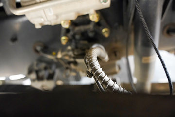 ���������콢KX ���߰� LNG 700���� 6X4 AMT����һ�� ǣ����ͼƬ