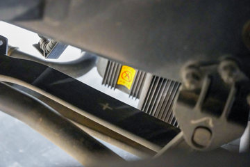 ���������콢KX ���߰� LNG 700���� 6X4 AMT����һ�� ǣ����ͼƬ