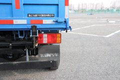 飞碟金牛X3 2.3L柴油 143马力 4X2 8档 2.8米单排自卸车 飞碟金牛X3 2.3L柴油 143马力 4X2 8档 2.8米单排自卸车