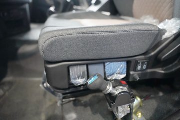 �������ó� ���KC ����� 6.4L���� 300���� 4X2 ��ʿ��12�� 5.4���Ű���ж��ͼƬ