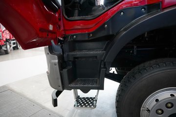 �������ó� ���KC ����� 6.4L���� 300���� 4X2 ��ʿ��12�� 5.4���Ű���ж��ͼƬ