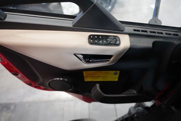 �������ó� ���KC ����� 6.4L���� 300���� 4X2 ��ʿ��12�� 5.4���Ű���ж��ͼƬ