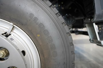 �������ó� ���KC ����� 6.4L���� 300���� 4X2 ��ʿ��12�� 5.4���Ű���ж��ͼƬ