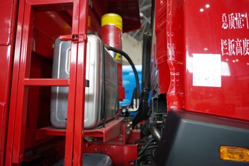 �������ó� ���KC ����� 6.4L���� 300���� 4X2 ��ʿ��12�� 5.4���Ű���ж��ͼƬ