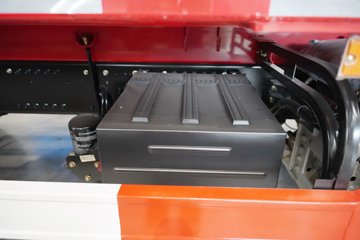 �������ó� ���KC ����� 6.4L���� 300���� 4X2 ��ʿ��12�� 5.4���Ű���ж��ͼƬ