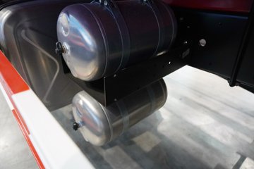 �������ó� ���KC ����� 6.4L���� 300���� 4X2 ��ʿ��12�� 5.4���Ű���ж��ͼƬ