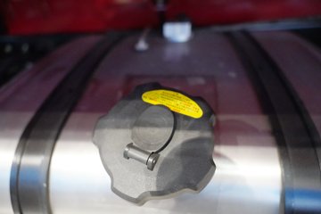 �������ó� ���KC ����� 6.4L���� 300���� 4X2 ��ʿ��12�� 5.4���Ű���ж��ͼƬ