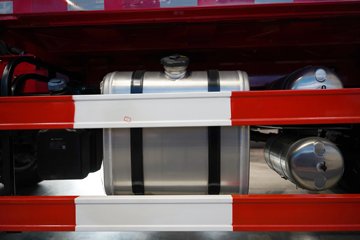 �������ó� ���KC ����� 6.4L���� 300���� 4X2 ��ʿ��12�� 5.4���Ű���ж��ͼƬ