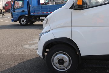 �ɵ�U9 Һɲ 3.705�׵��Ŵ��綯����΢�� �д��º�56.67kWhͼƬ