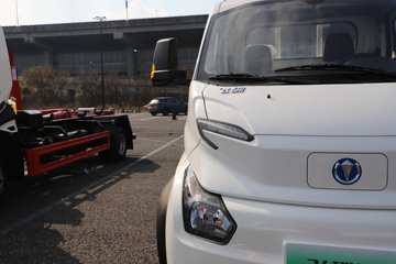 �ɵ�U9 Һɲ 3.705�׵��Ŵ��綯����΢�� �д��º�56.67kWhͼƬ